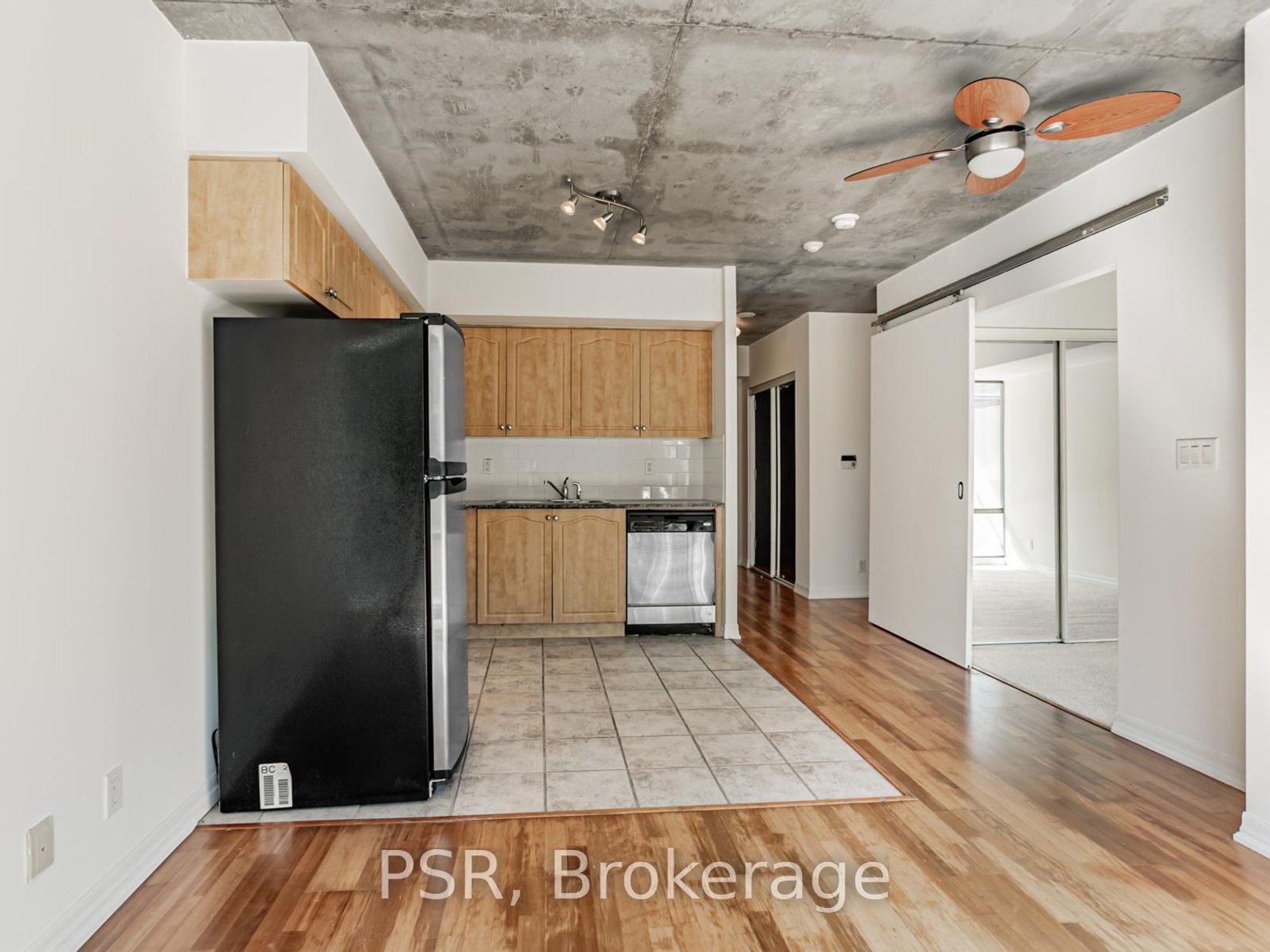 Photo 7 at 202 - 22 Wellesley Street E, Yonge Corridor, Toronto Photo 7 at 202 - 22 Wellesley Street E, Yonge Corridor, Toronto