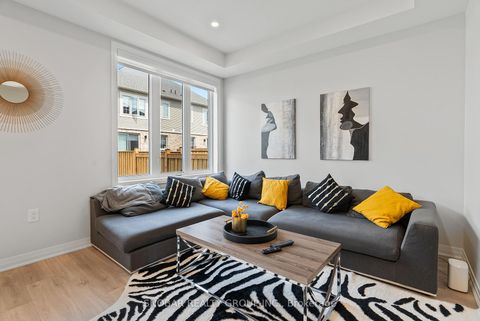 Photo 6 at 95 Shepherd Drive, Painswick South, Barrie