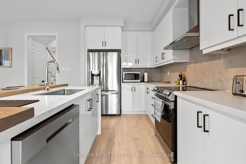 Photo 7 at 95 Shepherd Drive, Painswick South, Barrie