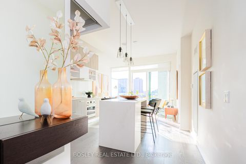 Photo 2 at 932 - 8 Hillsdale Avenue E, Mount Pleasant West, Toronto