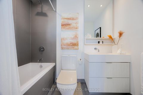 Photo 10 at 932 - 8 Hillsdale Avenue E, Mount Pleasant West, Toronto