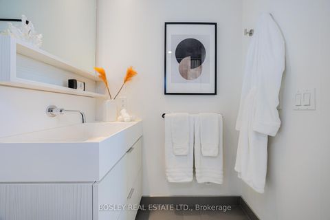 Photo 12 at 932 - 8 Hillsdale Avenue E, Mount Pleasant West, Toronto