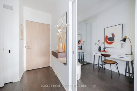 Photo 13 at 932 - 8 Hillsdale Avenue E, Mount Pleasant West, Toronto