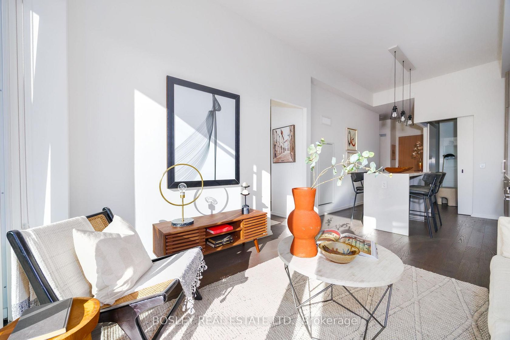 932 - 8 Hillsdale Avenue E, Mount Pleasant West, Toronto by Loree Meneguzzi Real Estate 932 - 8 Hillsdale Avenue E, Mount Pleasant West, Toronto