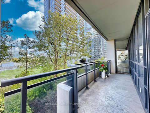 Photo 5 at 205 - 85 North Park Road, Beverley Glen, Vaughan