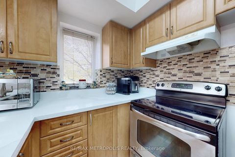 Photo 11 at 2025 - 3043 Finch Avenue W, Humbermede, Toronto