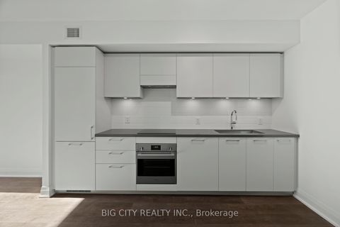 Photo 6 at 328 - 33 Frederick Todd Way, Thorncliffe Park, Toronto