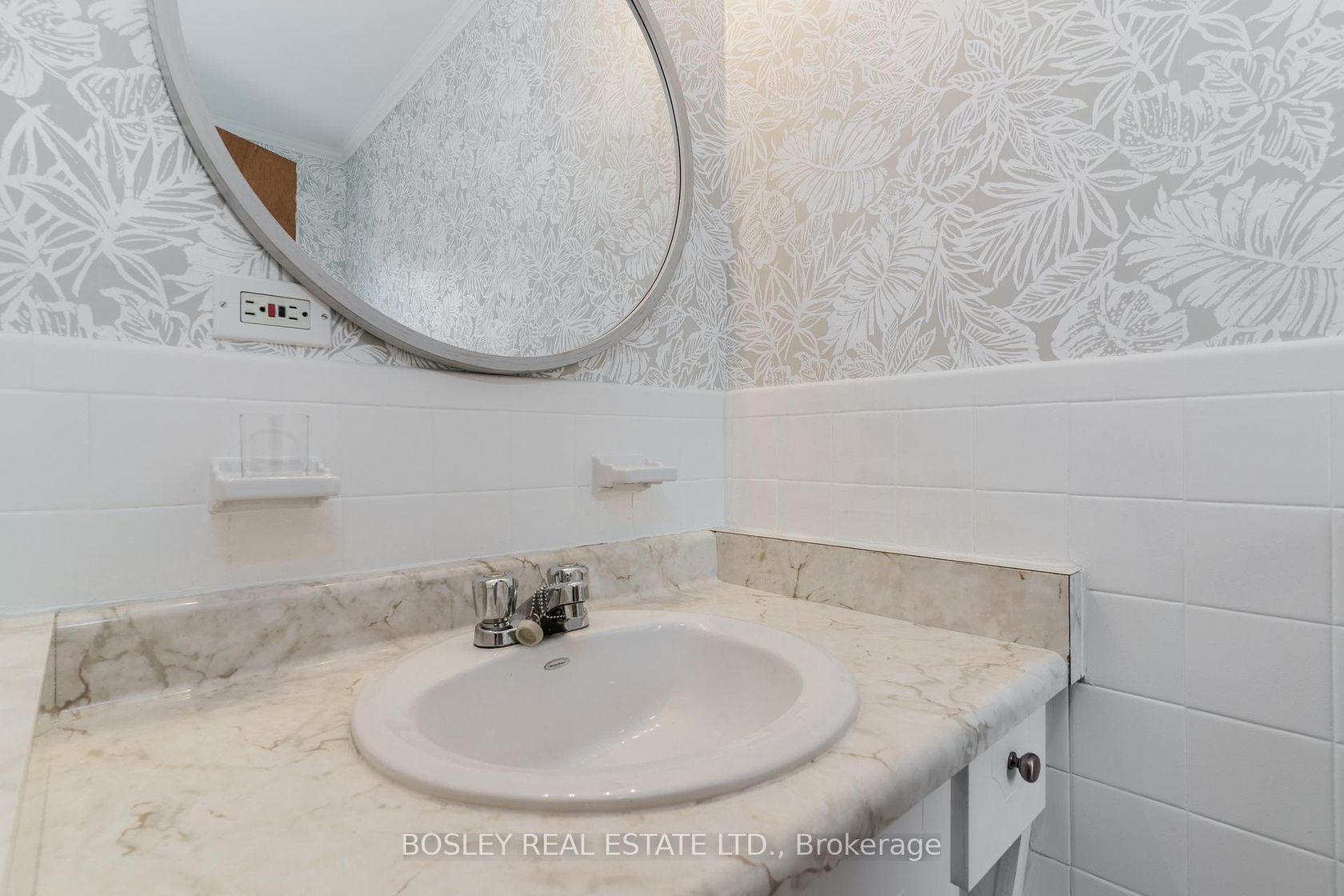 Photo 25 at 120 Rockford Road, Branson, Toronto Photo 25 at 120 Rockford Road, Branson, Toronto