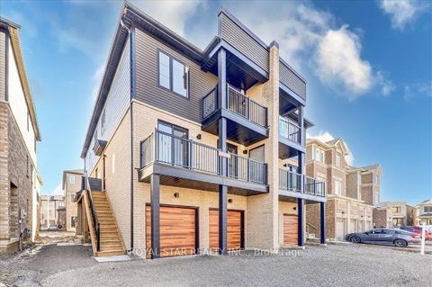 Photo 3 at 2 - 14 Pumpkin Cor Crescent, Shore, Barrie