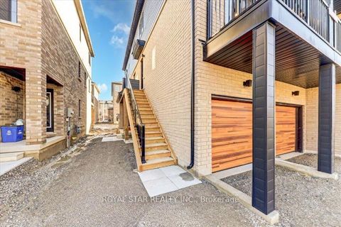 Photo 4 at 2 - 14 Pumpkin Cor Crescent, Shore, Barrie