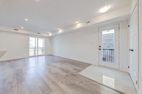 Photo 8 at 2 - 14 Pumpkin Cor Crescent, Shore, Barrie