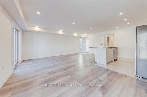 Photo 11 at 2 - 14 Pumpkin Cor Crescent, Shore, Barrie