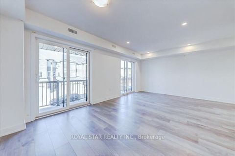 Photo 12 at 2 - 14 Pumpkin Cor Crescent, Shore, Barrie