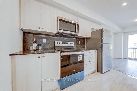 Photo 14 at 2 - 14 Pumpkin Cor Crescent, Shore, Barrie