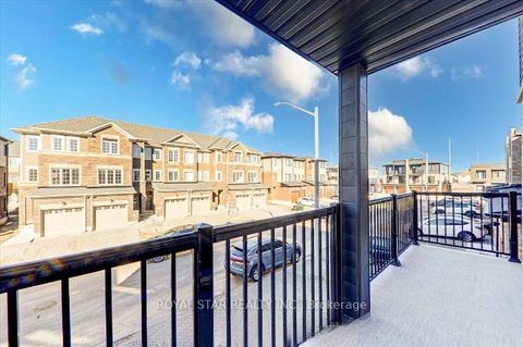 Photo 16 at 2 - 14 Pumpkin Cor Crescent, Shore, Barrie