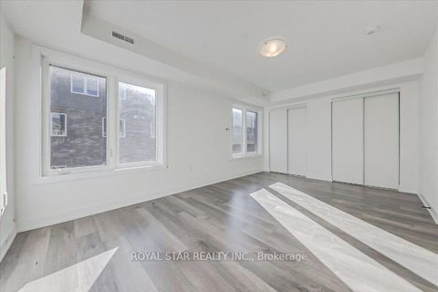 Photo 21 at 2 - 14 Pumpkin Cor Crescent, Shore, Barrie