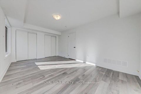 Photo 22 at 2 - 14 Pumpkin Cor Crescent, Shore, Barrie