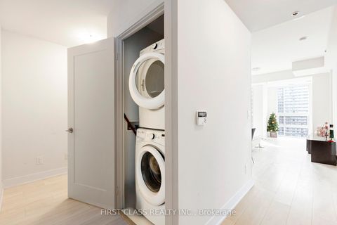 Photo 10 at 2408 - 318 Richmond Street, Waterfront Communities C1, Toronto