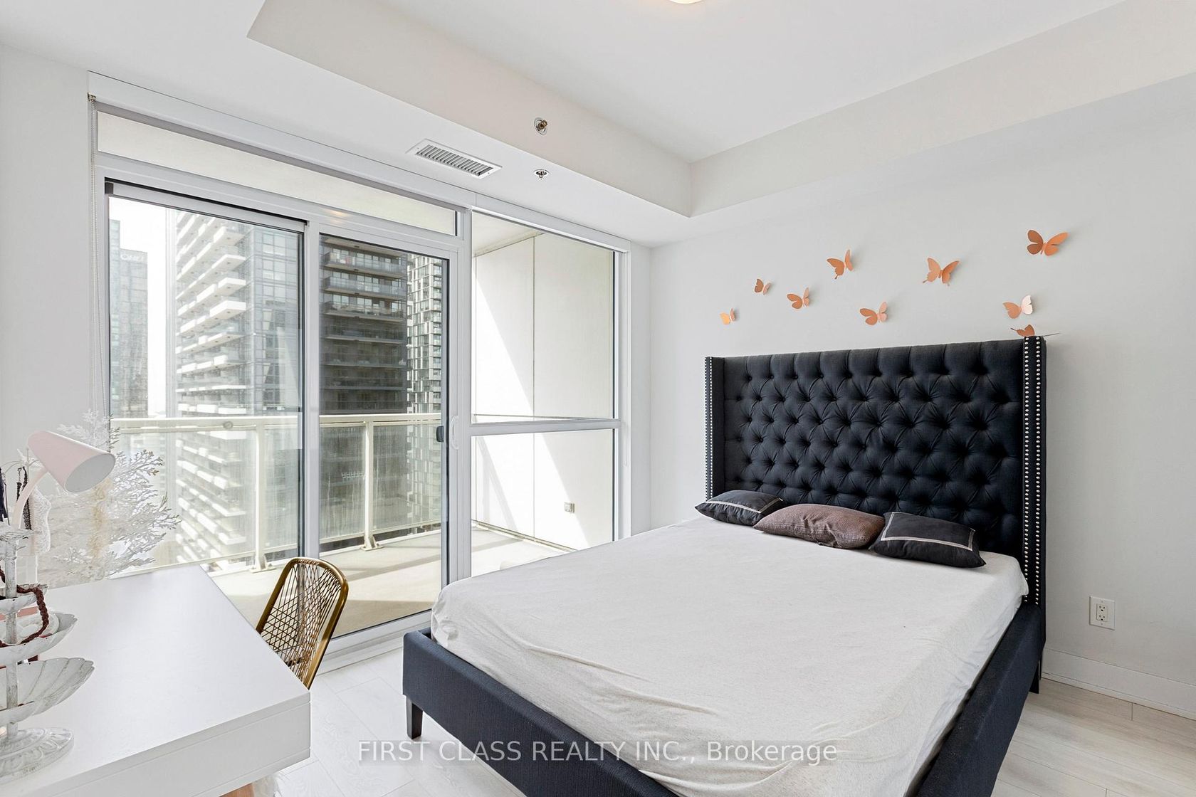 Photo 11 at 2408 - 318 Richmond Street, Waterfront Communities C1, Toronto Photo 11 at 2408 - 318 Richmond Street, Waterfront Communities C1, Toronto