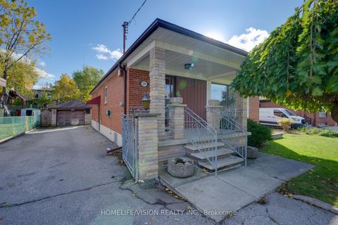 Photo 5 at 239 Epsom Downs Drive, CFB, Toronto