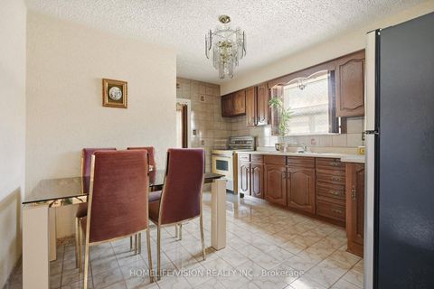 Photo 17 at 239 Epsom Downs Drive, CFB, Toronto