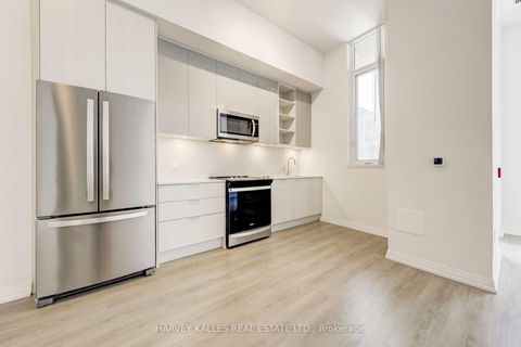 Photo 5 at TH110 - 25 Holly Street, Mount Pleasant West, Toronto