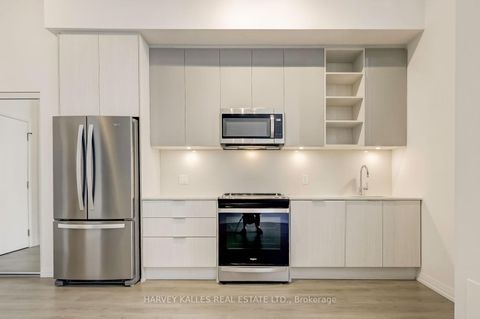 Photo 6 at TH110 - 25 Holly Street, Mount Pleasant West, Toronto