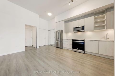 Photo 7 at TH110 - 25 Holly Street, Mount Pleasant West, Toronto