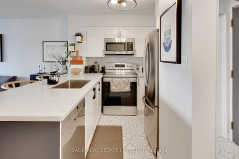 Photo 2 at 610 - 225 Merton Street, Mount Pleasant West, Toronto