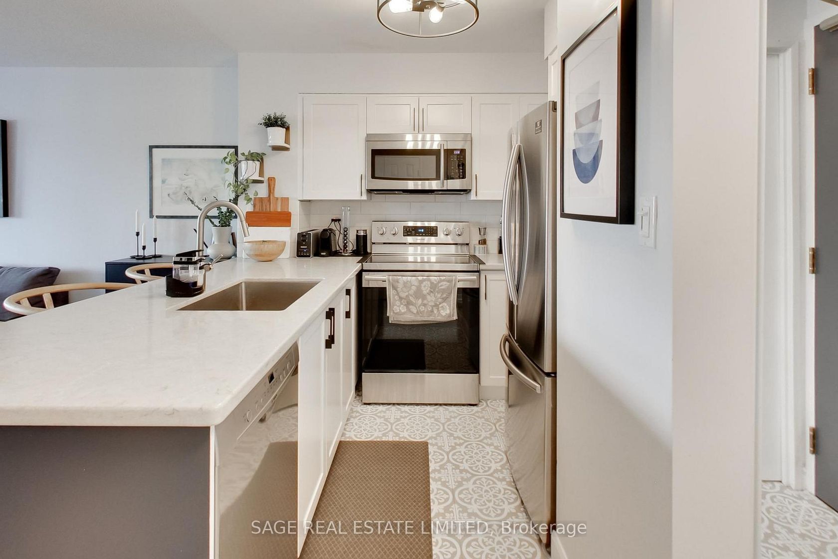 Photo 2 at 610 - 225 Merton Street, Mount Pleasant West, Toronto Photo 2 at 610 - 225 Merton Street, Mount Pleasant West, Toronto