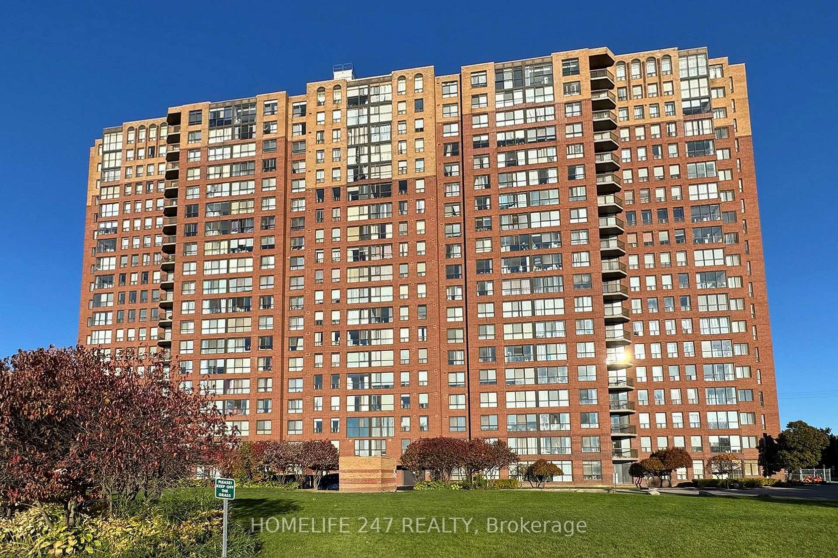 Photo 3 at 413 - 330 Mccowan Road, Eglinton East, Toronto Photo 3 at 413 - 330 Mccowan Road, Eglinton East, Toronto