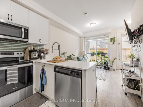 Photo 12 at 5 - 713 Lawrence Avenue W, Glen Park, Toronto