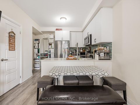 Photo 14 at 5 - 713 Lawrence Avenue W, Glen Park, Toronto