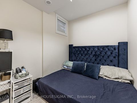 Photo 20 at 5 - 713 Lawrence Avenue W, Glen Park, Toronto