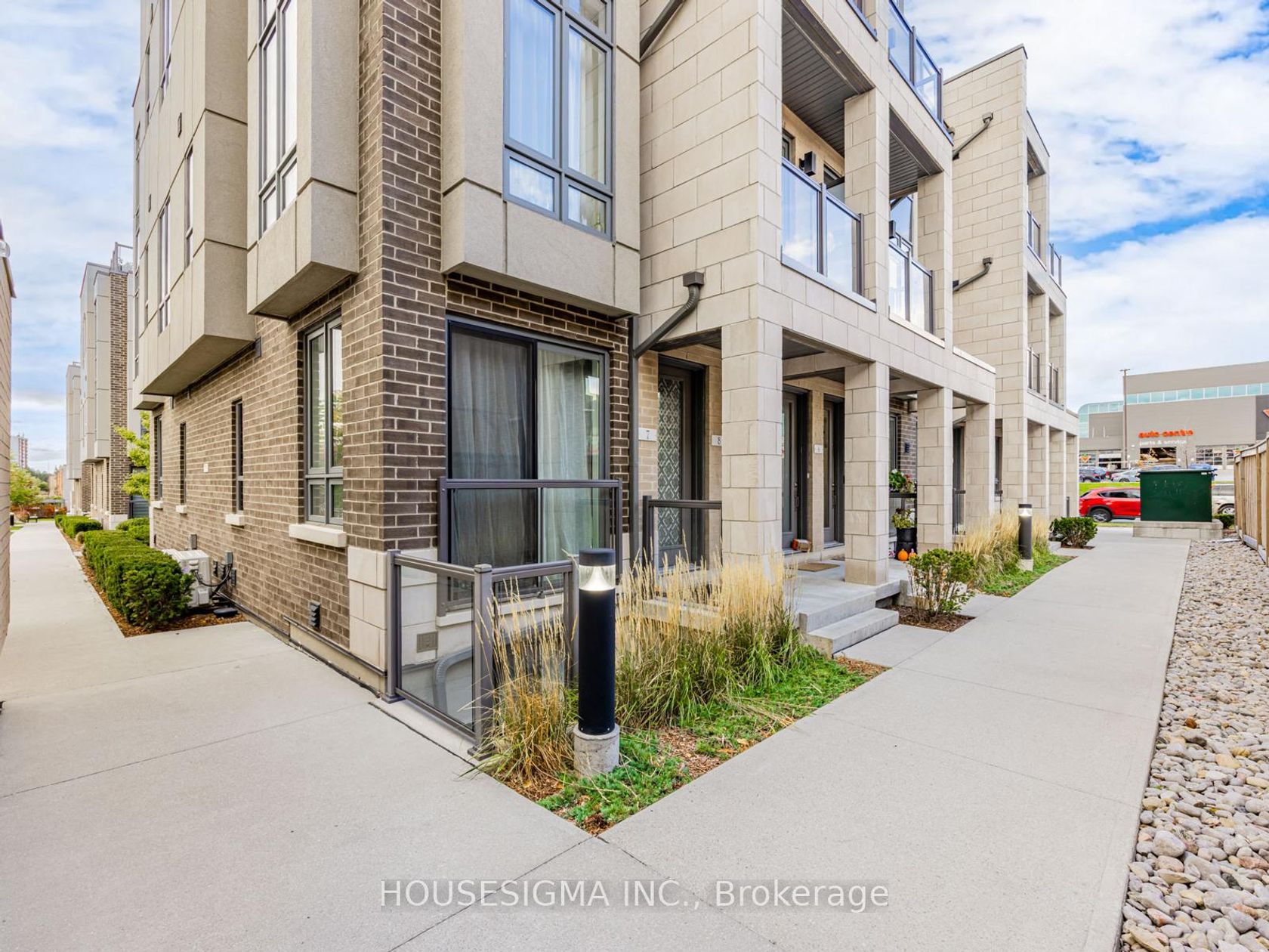 Photo 2 at 5 - 713 Lawrence Avenue W, Glen Park, Toronto Photo 2 at 5 - 713 Lawrence Avenue W, Glen Park, Toronto