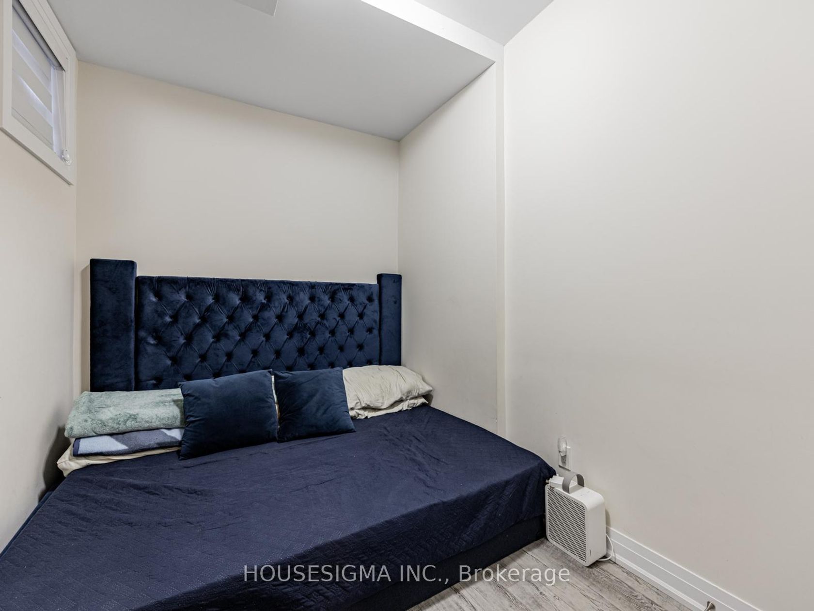 Photo 21 at 5 - 713 Lawrence Avenue W, Glen Park, Toronto Photo 21 at 5 - 713 Lawrence Avenue W, Glen Park, Toronto