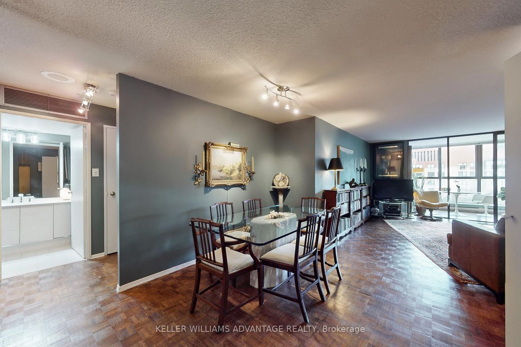 Photo 10 at 713 - 35 Church Street, Yonge Corridor, Toronto Photo 10 at 713 - 35 Church Street, Yonge Corridor, Toronto