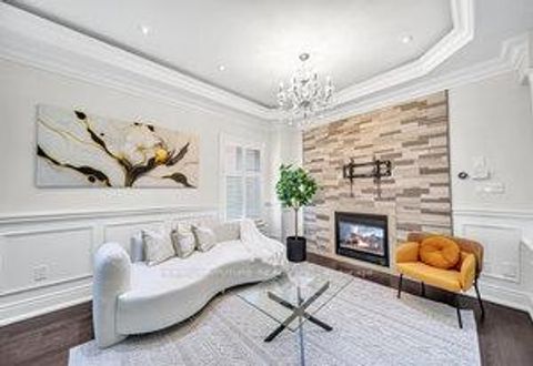 Photo 10 at 19 Madoc Place, Vellore Village, Vaughan