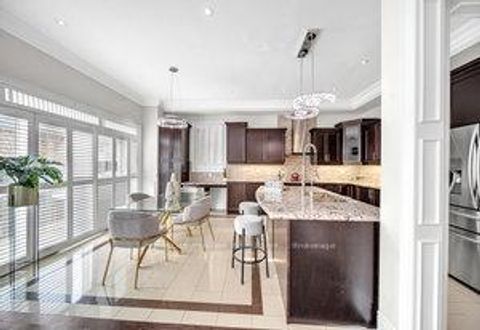 Photo 18 at 19 Madoc Place, Vellore Village, Vaughan