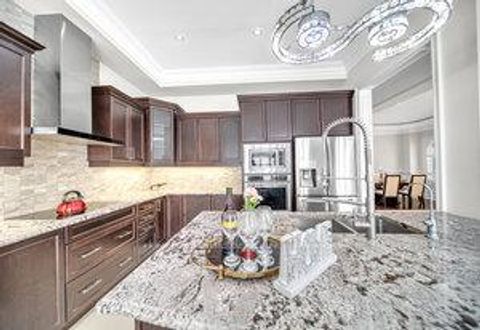 Photo 22 at 19 Madoc Place, Vellore Village, Vaughan
