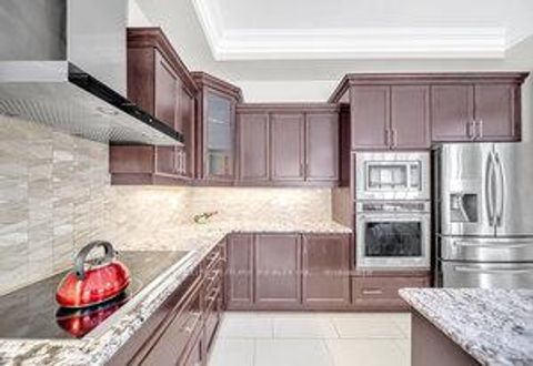 Photo 25 at 19 Madoc Place, Vellore Village, Vaughan