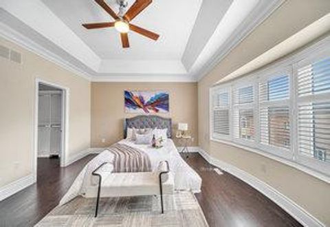 Photo 35 at 19 Madoc Place, Vellore Village, Vaughan