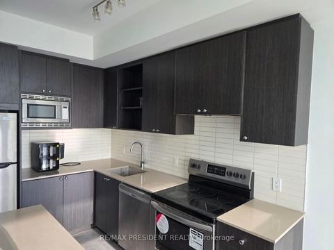 Photo 7 at 112 - 60 George Butchart Drive, CFB, Toronto