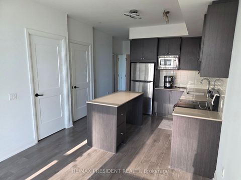 Photo 8 at 112 - 60 George Butchart Drive, CFB, Toronto