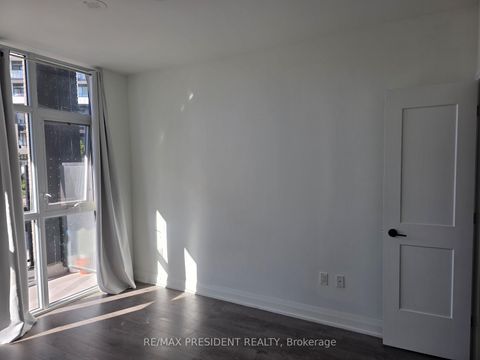 Photo 11 at 112 - 60 George Butchart Drive, CFB, Toronto