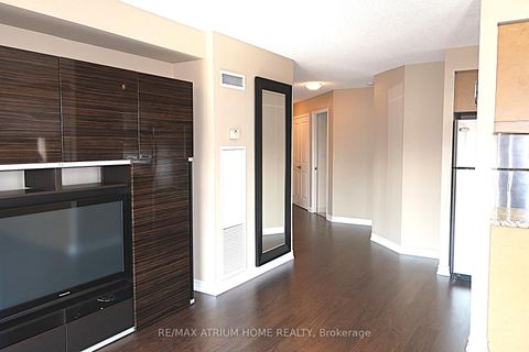 Photo 3 at 608 - 18 Harding Boulevard, Harding, Richmond Hill