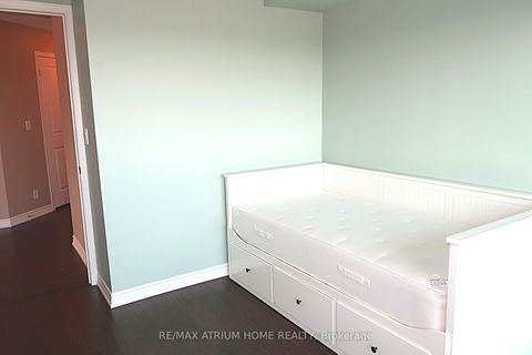 Photo 15 at 608 - 18 Harding Boulevard, Harding, Richmond Hill