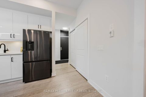 Photo 6 at 139 - 9580 Islington Avenue, Sonoma Heights, Vaughan