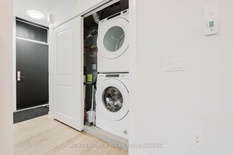 Photo 7 at 139 - 9580 Islington Avenue, Sonoma Heights, Vaughan