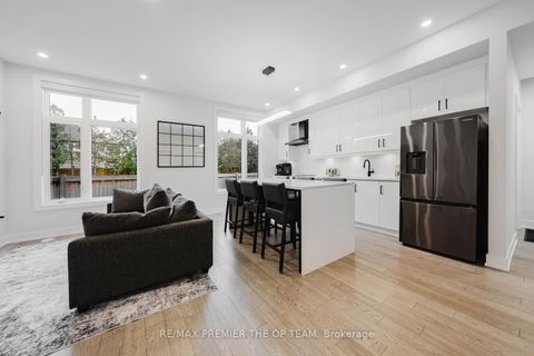 Photo 8 at 139 - 9580 Islington Avenue, Sonoma Heights, Vaughan
